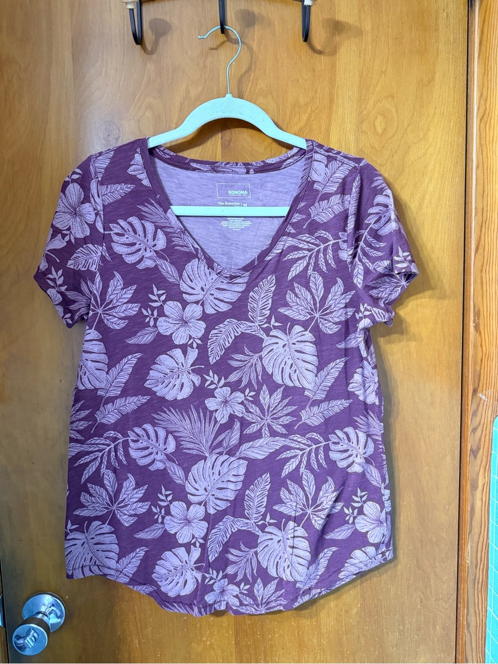 Sonoma Short-Sleeve V-Neck Tee in Mauve Floral